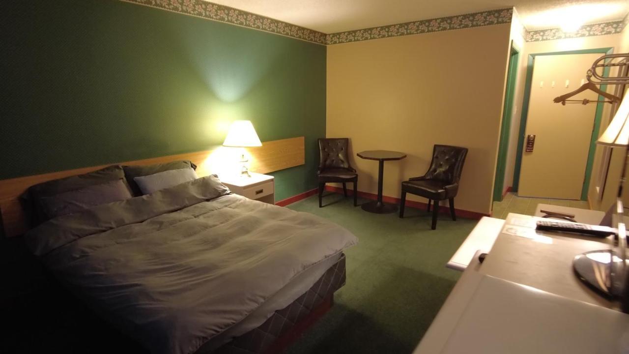 Sundre Motor Inn Exteriör bild